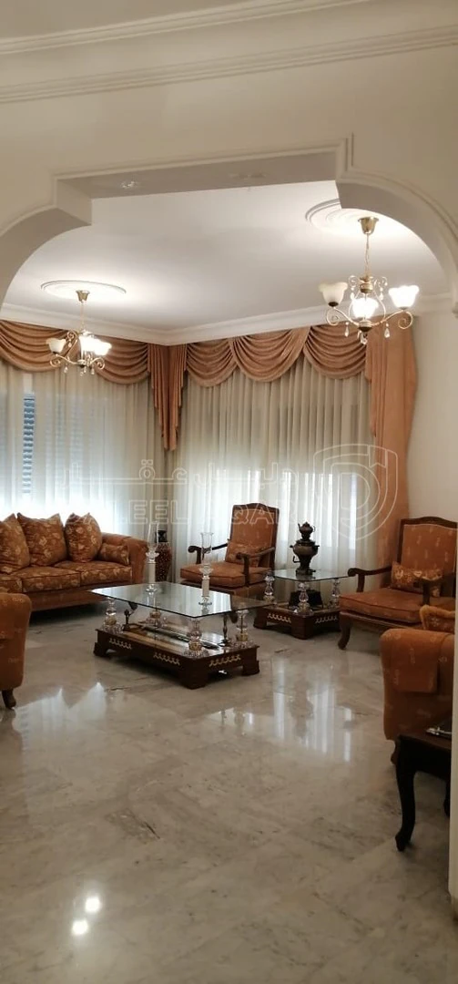 فيلا/منزل في عمان - وادي السير - 550,000 دأ - صورة 1